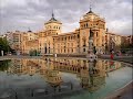 Cerca del río Pisuerga, junto con el que por mucho tiempo fue el único camino de entrada a la ciudad, el Puente Mayor, atravesando las calles de la antigua judería de la ciudad, se disponen una serie de plazas y calles con abundancia de antiguos templos y edificios nobiliarios civiles,el turista cuando camine por sus calles va a disfrutar de cada uno de los hermosos rincones de esta ciudad. Espero con la realización de este pequeño video de imagenes, dar a conocer esta preciosa ciudad que es Valladolid
