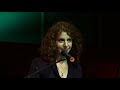 Susanne Wiest ruft auf unserer Veranstaltung in Hannover auf, ihre Petition für die Einführung eines bedingungslosen Grundeinkommens zu unterzeichnen. Auf der Seite www.bgeinfo.de kann man sich weiter aktiv für eine Anhörung der Petition im Bundestag einsetzen und sich über den Fortgang der Petition informieren. ... Grundeinkommen Petition Demokratie Verfassung Grundgesetz 