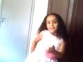 camillinha cantando