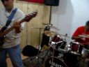 EY BAND: Montando 