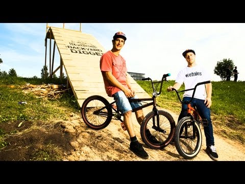 Build + Ride BMX Dirt - Red Bull Backyard Digger 2013 Kaunas_A héten feltöltött legjobb extrémsport videók