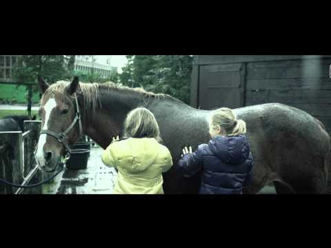 Video thumbnail Altaïr sluipt rond in Amsterdam