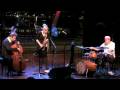 live in the bimhuis, amsterdam.
han bennink, ernst glerum, tineke postma