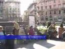 Le panchine \"Siedi.Mi\" in Piazza Duomo a Milano
