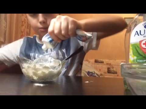 Как сделать лизуна из муки и воды без клея пва видео Как сделать лизуна из муки и воды без клея пва видео