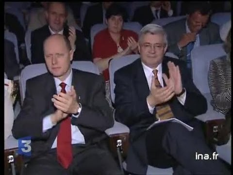 apparatchiks - 21 avril 2003 Jean Marie Le PEN a nommé sa fille, Marine 5ème vice présidente du Front national, afin qu'elle intègre, comme prévu, le bureau exécutif du par...