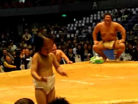 高見盛 対 高見盛の真似をする4歳児(わんぱく相撲 広島巡業にて)