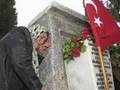 Ter�re Birlikte Dur Diyelim =  K�rm�z� G�l Demet Demet  