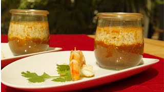 Flambierte Garnelensuppe mit Senfsahnehäubchen Flambierte Garnelensuppe mit Senfsahnehäubchen