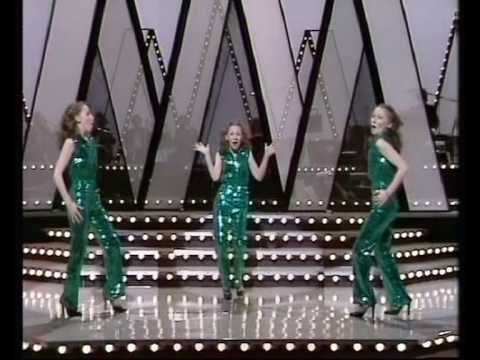 Lena Zavaroni and Bonnie Langford sing 'Boogie Woogie Bugle Boy'