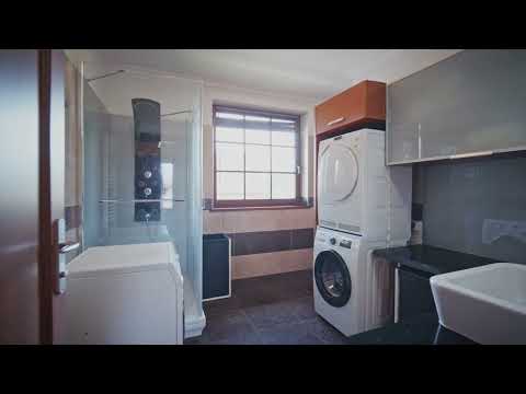 Video Vila pro velkou rodinu v Horních Počernicích - promyšlený domov o 305 m² na Praze 9