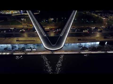 Парящий мост инновационного парка Зарядье. Москва.