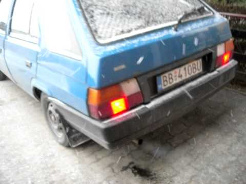 forman - náš starý dobrý formanko slúžil celú svoju kariéru ako sl.auto do roka 2011...auto malo na sklonku života 323-324 tis.km, okrem dosť zničeného interiéru,karo...
