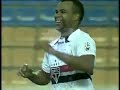 SÃO PAULO 5 X 1 MONTE AZUL - CAMPEONATO PAULISTA 2010 - 11ª RODADA - 28/02/2010 SÃO PAULO: Rogério Ceni; Alex Silva, Andre Luis, Miranda (Santana, 26min/2ºT) e Junior Cesar; Rodrigo Souto, Richarlyson, Hernanes e Léo Lima; Dagoberto (Cicinho, 30min/2ºT) e Henrique (Fernandinho, Intervalo). TÉCNICO: Milton Cruz (auxiliar). MONTE AZUL: Luiz Carlos; Cléber Carioca, Cris, e Mauro; André Cunha, Luciano Sorriso, Franciscatti, Jeff Silva (Ferrari, Intervalo) e Rafael Ueta; Marcelinho (Lopes, 19min/2ºT) e Edmilson (Silvinho, 32min/2ºT). TÉCNICO: César Michelon. GOLS: Léo Lima (4min/1ºT), Fernandinho (4min/2ºT), Fernandinho (17min/2ºT), Fernandinho (17min/2ºT), Lopes (23min/2ºT), Fernandinho (24min/2ºT) e Fernandinho (41min/2ºT). CARTÕES AMARELOS: Mauro (MON). CARTÕES VERMELHOS: -. ÁRBITRO: Flavio Rodrigues Guerra. AUXILIARES: Carlos Alberto Funari e Fabricio Porfirio de Moura. LOCAL: Estádio Arena Barueri, Barueri - SP. DATA: Dom, 28-02-2010, 17h00. Vídeo: globoesporte.com Lance a Lance: tinyurl.com aovivo.gazetaesportiva.net aovivoesportes.terra.com.br app.esporte.ig.com.br placar.esporte.uol.com.br