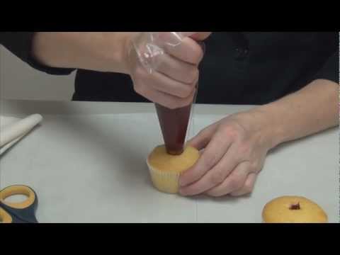 how to fill a cupcake