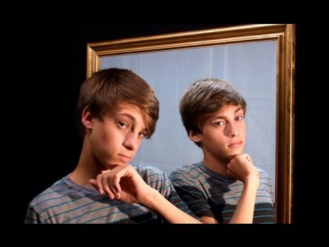 blackberry Jam - Blackberry Jam sings Mirrors by Justin Timberlake. Even we had trouble figuring out who was who in the footage! BLOOPERS at the end of the Mirrors song. Visi...