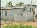 Moradores de um bairro da Zona Leste de São Paulo, que vivem bem ao lado do rio Tietê, podem ser despejados. A prefeitura diz que a região é de proteção ambiental. Para complicar o problema, o poder público ainda não tomou nenhuma medida para conter o avanço das construções. E cada vez mais gente se muda para lá. OUTRAS INFORMAÇÕES NO SITE www.tvgazeta.com.br/jornaldagazeta