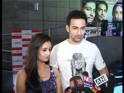 Bollywood World - Bollywood World - We Are Family special screening