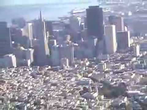 SAN FRANCISCO BAY - A scenic flight over San Francisco and featuring the Golden Gate bridge. Music: Loro by Pinback. Many thanks to Bob Spofford for the flight.