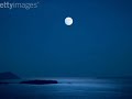 Dibawah sinar bulan purnama