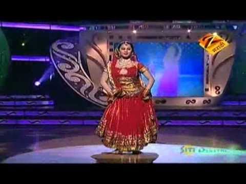 mrunal dusanis - Zee Marathi's most awaited and highly acclaimed dance reality show Ekapeksha Ek is back with a bang; In this upcoming fresh season, 9 beautiful, extraterrest...