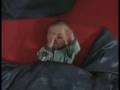 Leandro in Papas Wasserbett