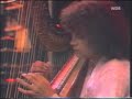 aus der zeit als bap, ub40, gallaghar und vollenweider auf einem festival auftraten.

 die ersten 10 minuten aus dem konzert im rahmen des rockpalast in der loreley am 29.august 1982.


mit...
- andreas vollenweider
- walter keiser
- pedro haldemann


siehe
http://rockpalastarchiv.de/concert/vollenweider.html