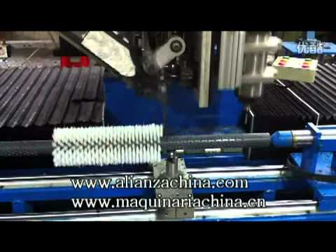insertadora - Maquinaria para fabricar cepillo redondo.