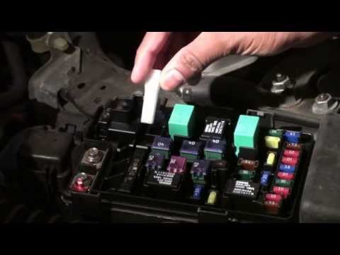 How to diagnosis and change the fuse of Honda Accord 2007