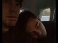 Aldo dorme teneramente sulla spalla.