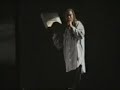 axl rose gives out donuts durring concert