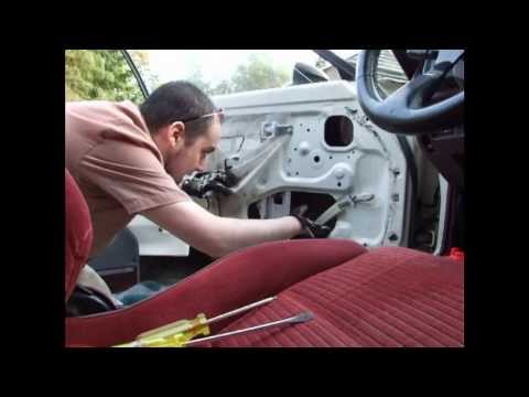how to unjam a car door