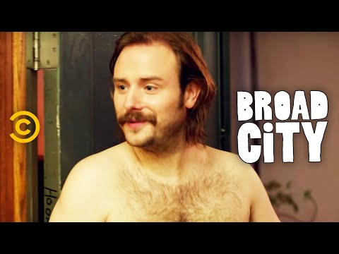 Broad City - Interrupting the Orgy