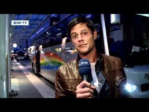 stockholm - Sechs Folgen lang testet euromaxx-Reporter Mischa Heuer verschiedene Möglichkeiten, seinen Urlaub zu verbringen. Im dritten Teil der Serie ist er extrem spon...