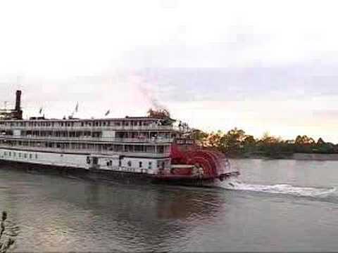 Steamboat - Video portrait of the famous, historic paddlewheel steamboat Delta Queen. Music by The Heftone Banjo Orchestra (www.heftone.com), Creative Commons ShareAlike...