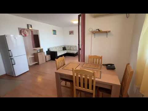 Video Apartmán s 1 ½ ložnicí a 1 ½ koupelnou v Gardenia Hills, Slunečné pobřeží