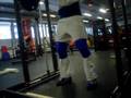 Etukyykky power smith-laitteessa 90kg x 6