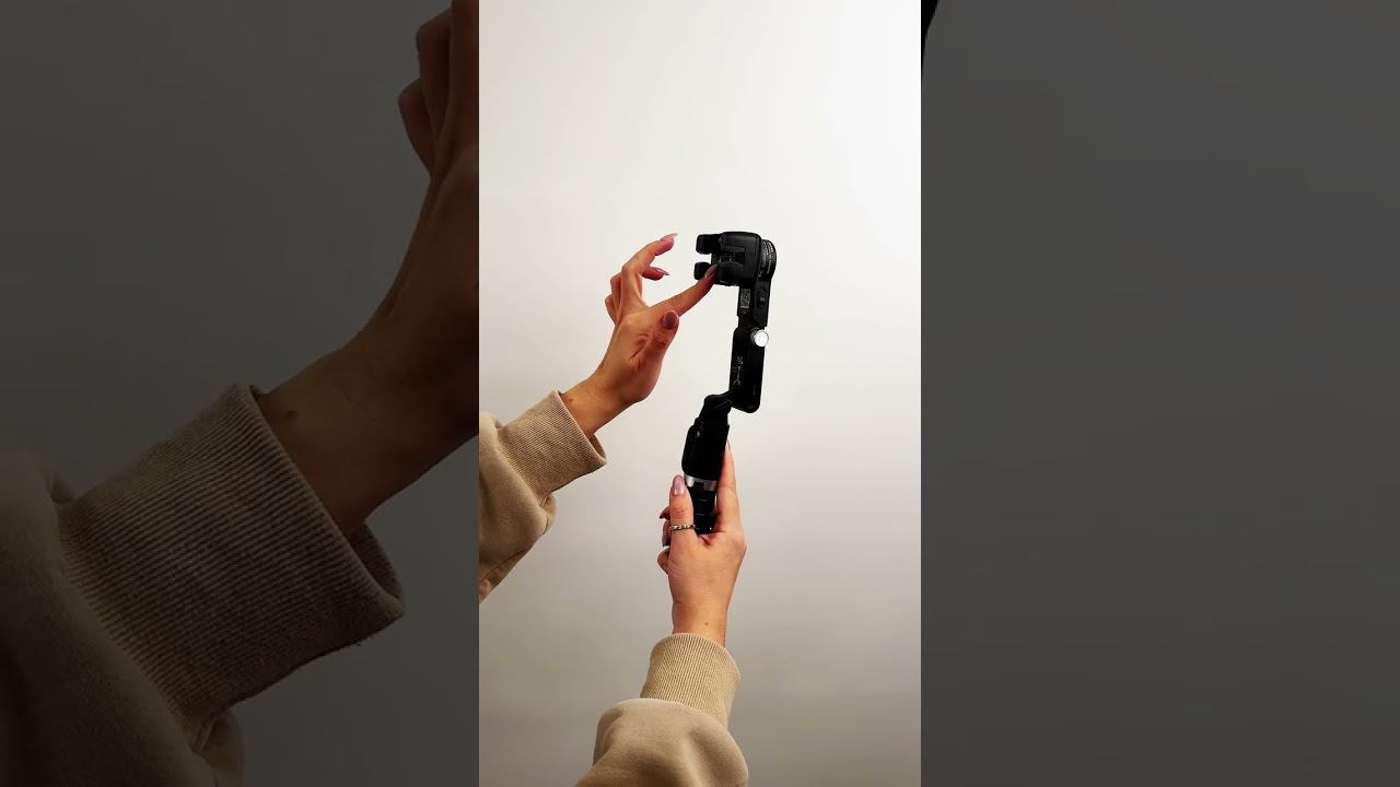 Раскладной монопод-стабилизатор для телефона с LED-подсветкой и блютуз кнопкой Раскладной монопод-стабилизатор для телефона с LED-подсветкой и блютуз кнопкой
