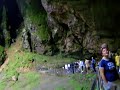 Viaje a un lugar donde hay cavernas donde se puede entrar. Muchas estalactítas y estalagmitas.