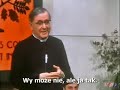 Jako dziecko, Św. Josemaría lubił słuchać na okrągło pewnej bajki. Na filmie tłumaczy, że podobnie jest z Ewangelią: jest zawsze ta sama i zawsze nowa (1min 23s).