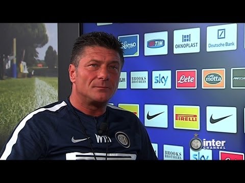 WALTER MAZZARRI SALUTA I TIFOSI
