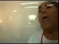 (1a part de 6)Callejeros descobreix aquest divendres l'agitada vida de la barriada de Los Junquillos. Aquí s'hi pot veure un amplíssim catàleg d'activitats inclassificables. Entre elles, baralles de galls il•legals en mig del carrer. 