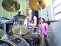 Tocando bateria Tocando bateria