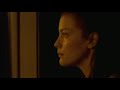 Los Extra�os: Trailer en Castellano
