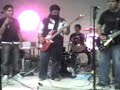 tocando en 1 salon de tepa hgo, no recuerdo como se llama, pero se puso leve, fue nuestra primer precentacion, como banda nueva.
huvo una falla al principio pero despues le dimos mejor....