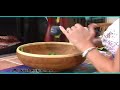 Gadget Gal� shows how to quickly cut and toss lettuce at the same time.