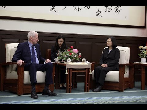 总统接见“美国在台协会”主席莫健(视频)