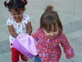y ahora peleamos por la mochila y ahora peleamos por la mochila