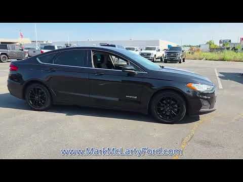 Used 2019 Black FORD SE FWD image 1