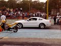 Pique en la Pica Pica, Mustang GT 07, Supercharger Vortech a 15 psi, en este pique sin nitrous, hay papa, Vs Camaro Z28 verde. en honor al senor NELIO BATISTA te falta los HP del NOS.